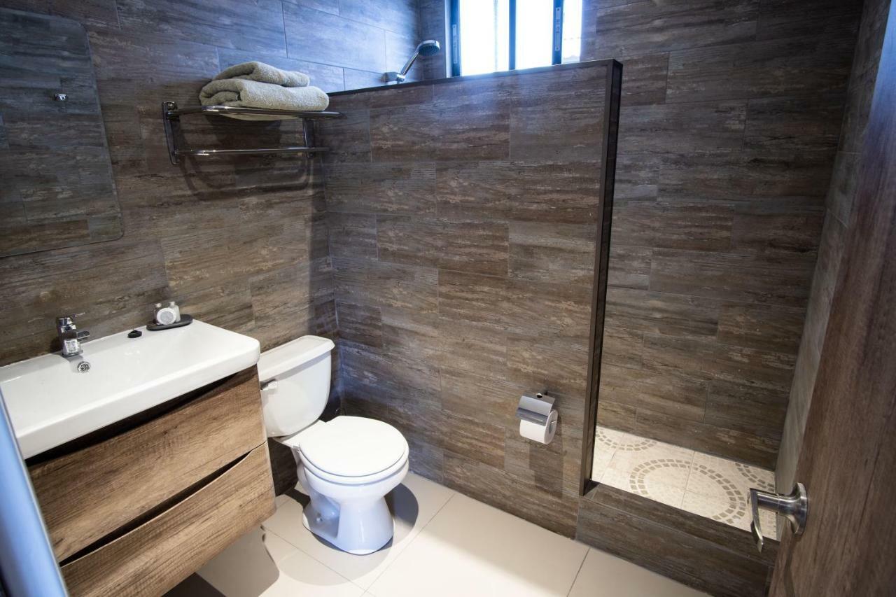 Inaki Uhi Hotel Hanga Roa Zewnętrze zdjęcie